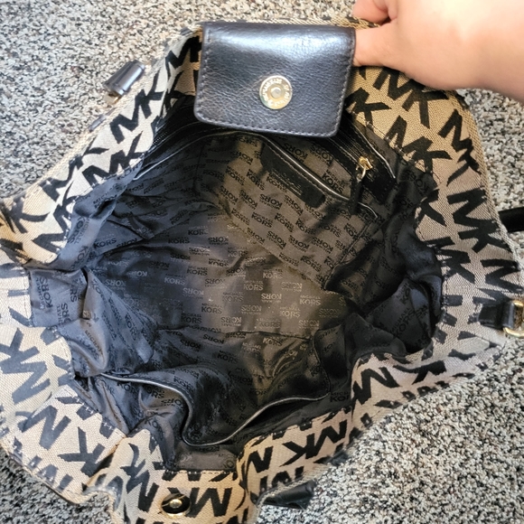MICHAEL KORS tote - Picture 2 of 5